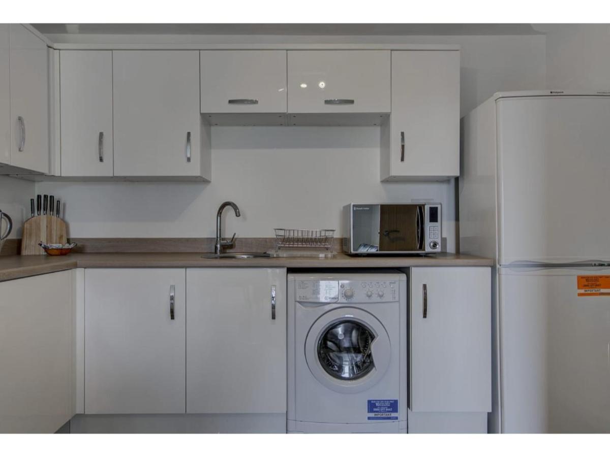 Large, Spacious And Modern Apt For 4 In Manchester Buitenkant foto