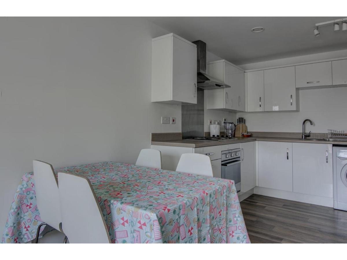 Large, Spacious And Modern Apt For 4 In Manchester Buitenkant foto