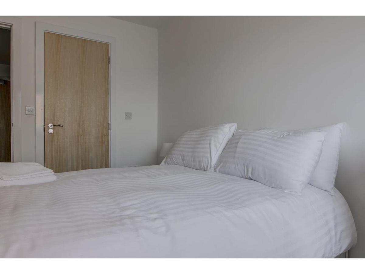 Large, Spacious And Modern Apt For 4 In Manchester Buitenkant foto